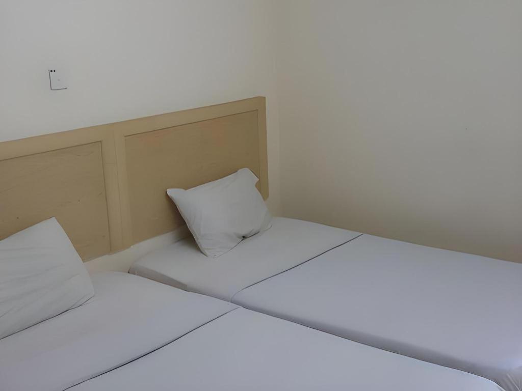Oyo 301 River Inn Hotel Butterworth Exterior photo